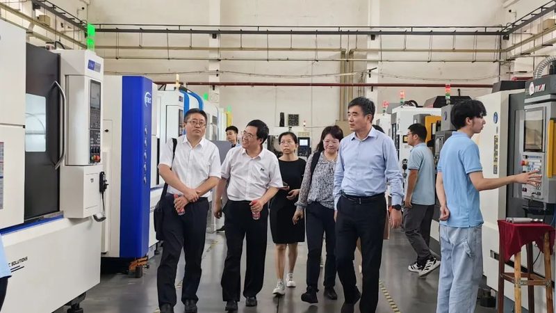 机械手臂加盟代理：揭秘加盟背后的条件与考量